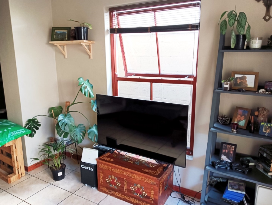 To Let 2 Bedroom Property for Rent in Parklands Western Cape